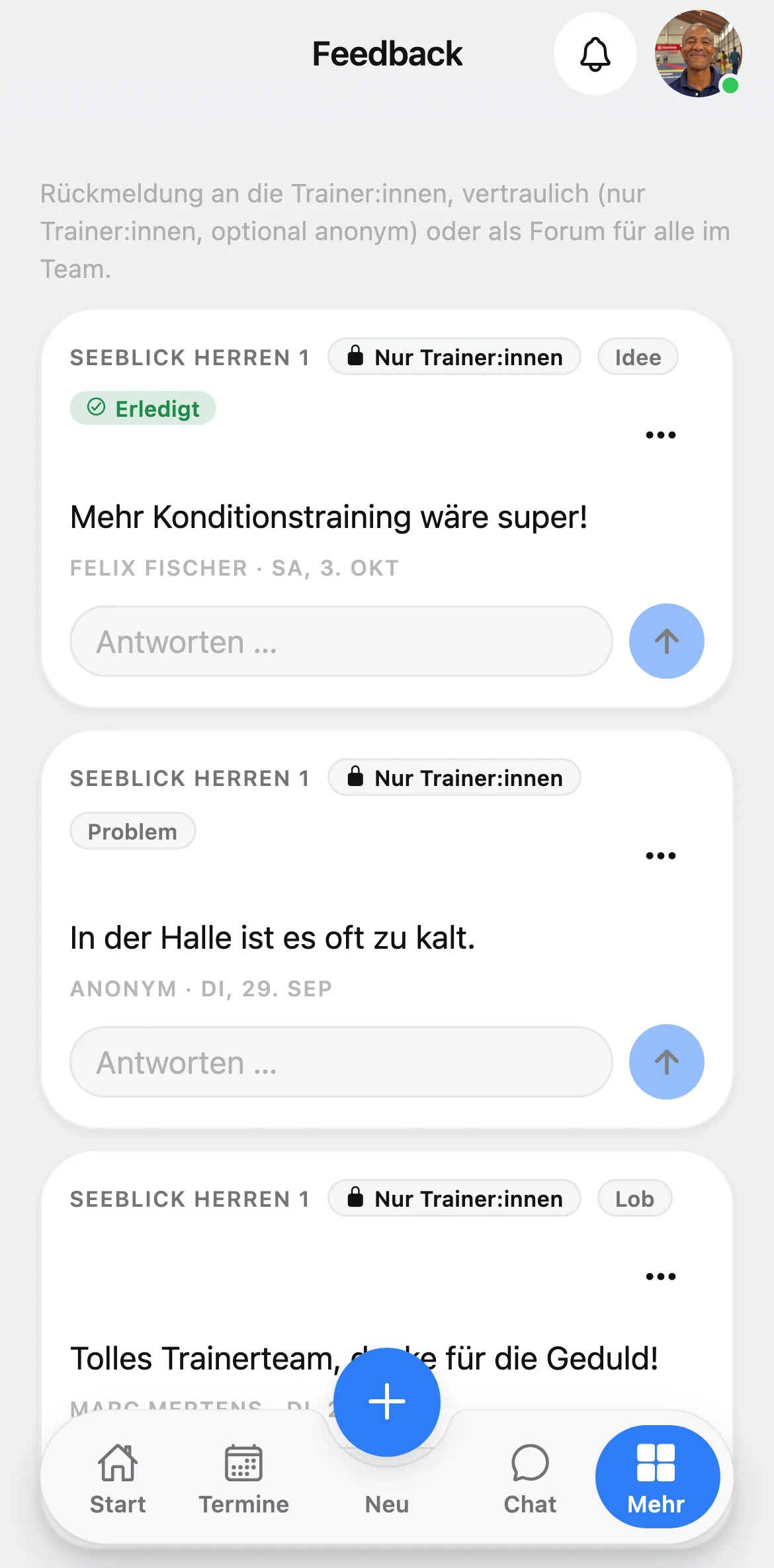 Feedback & Forum in Squova auf dem Handy mit Beiträgen, Kategorie und Status