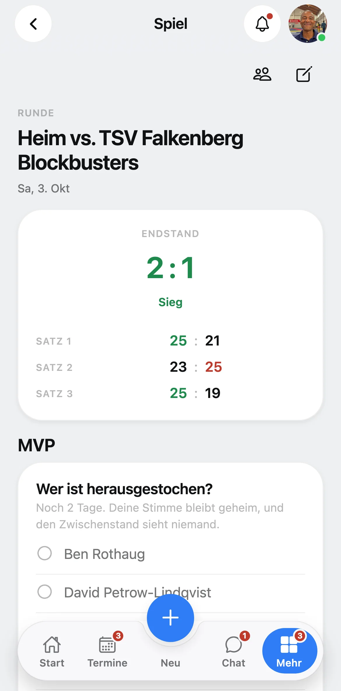 Spiel-Detail in Squova mit Endstand, Sätzen und der MVP-Wahl: Frage, Restzeit und die Liste der eingesetzten Personen